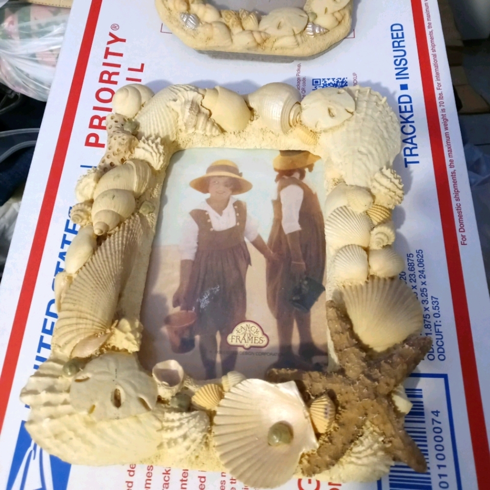 ⛵🎣🐚2 FANCY PICTURE FRAMES 🐚🌅🏄